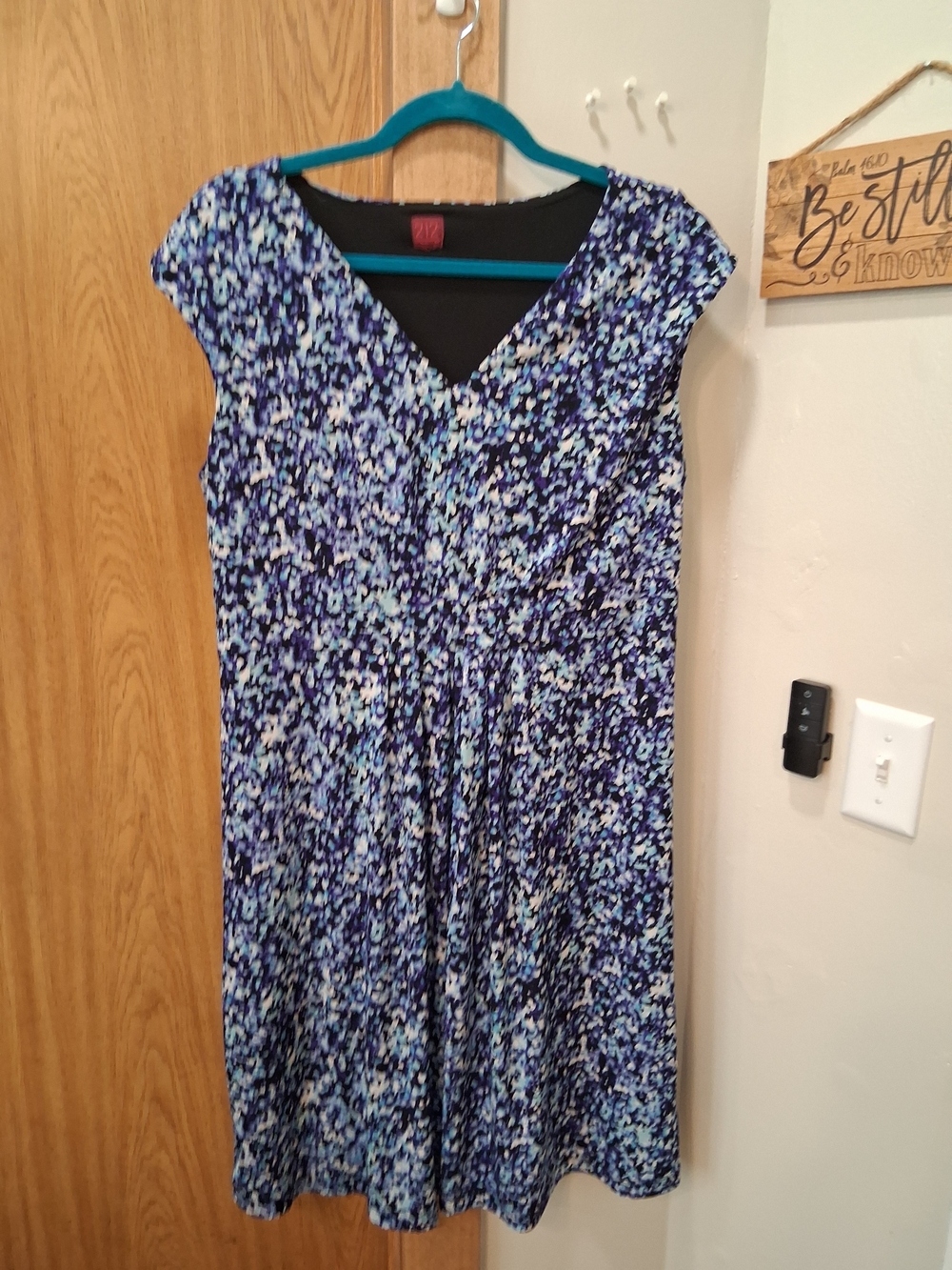 212 Collection Blue, Navy & White Abstract V-Neck Dress